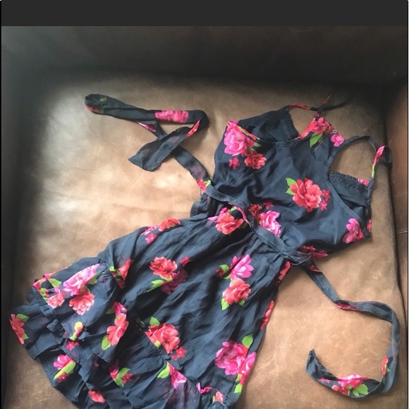Hollister navy blue ruffle dress with roses - Picture 5 of 6
